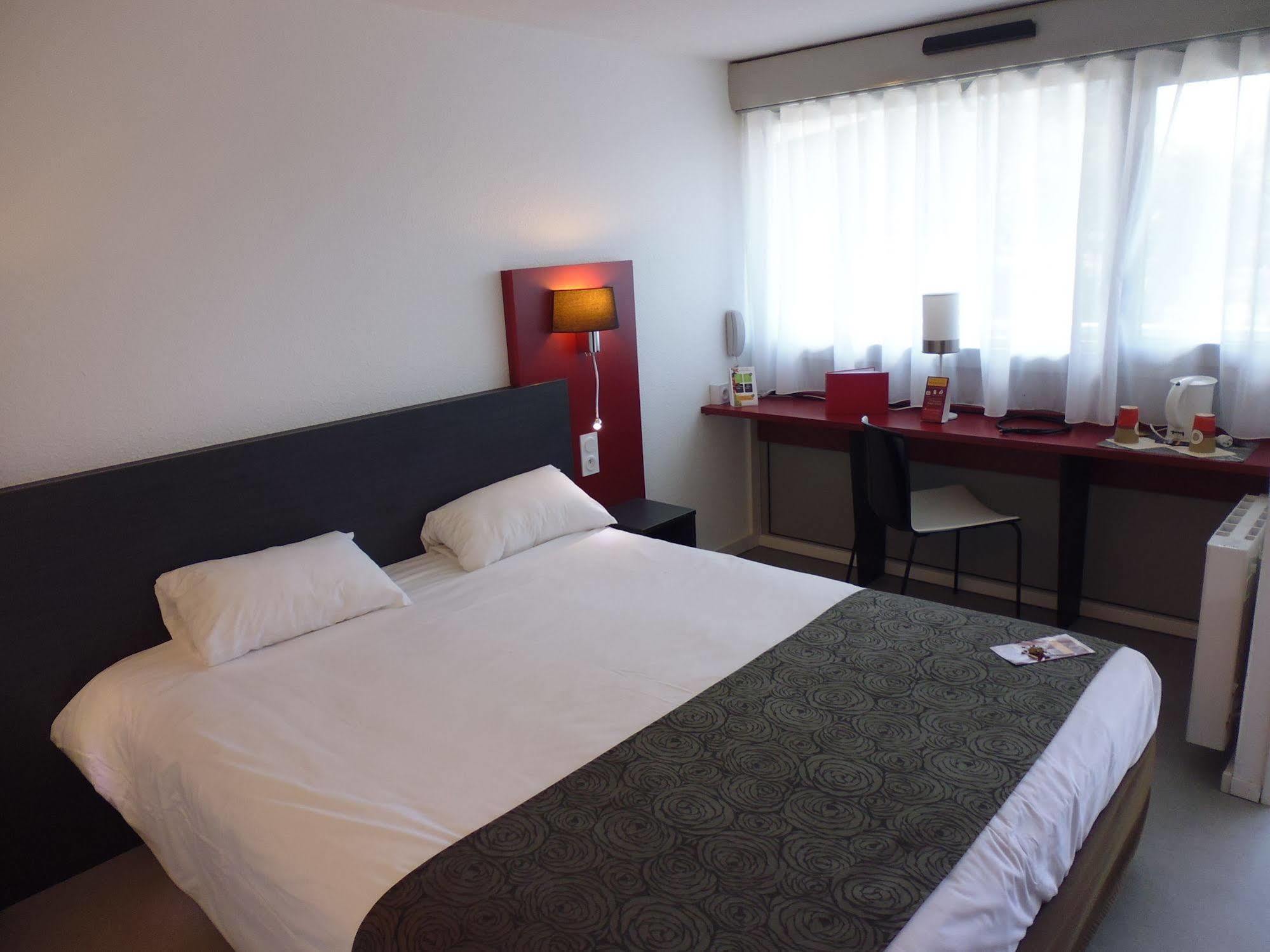 Brit Hotel 마옌 외부 사진