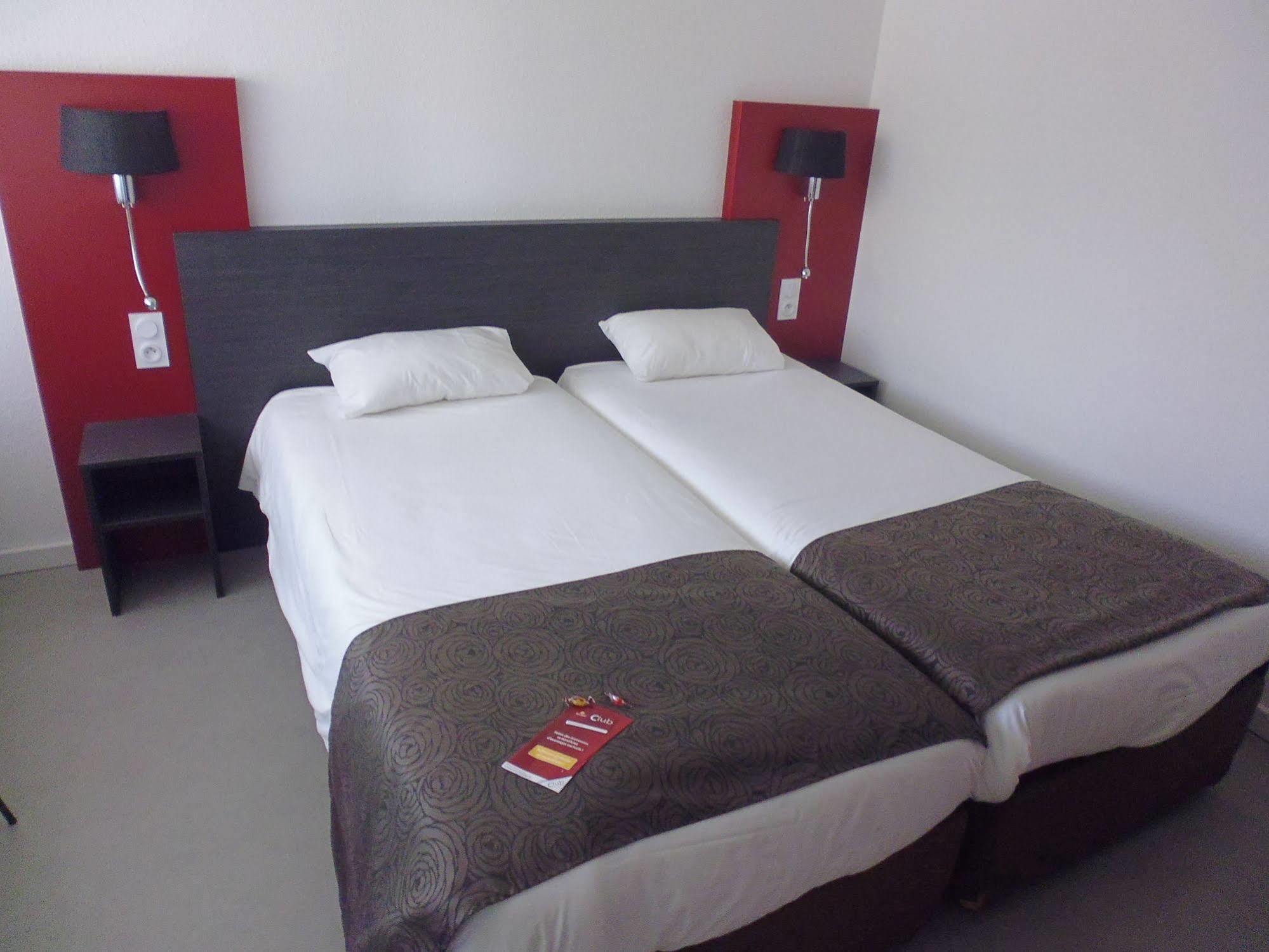 Brit Hotel 마옌 외부 사진