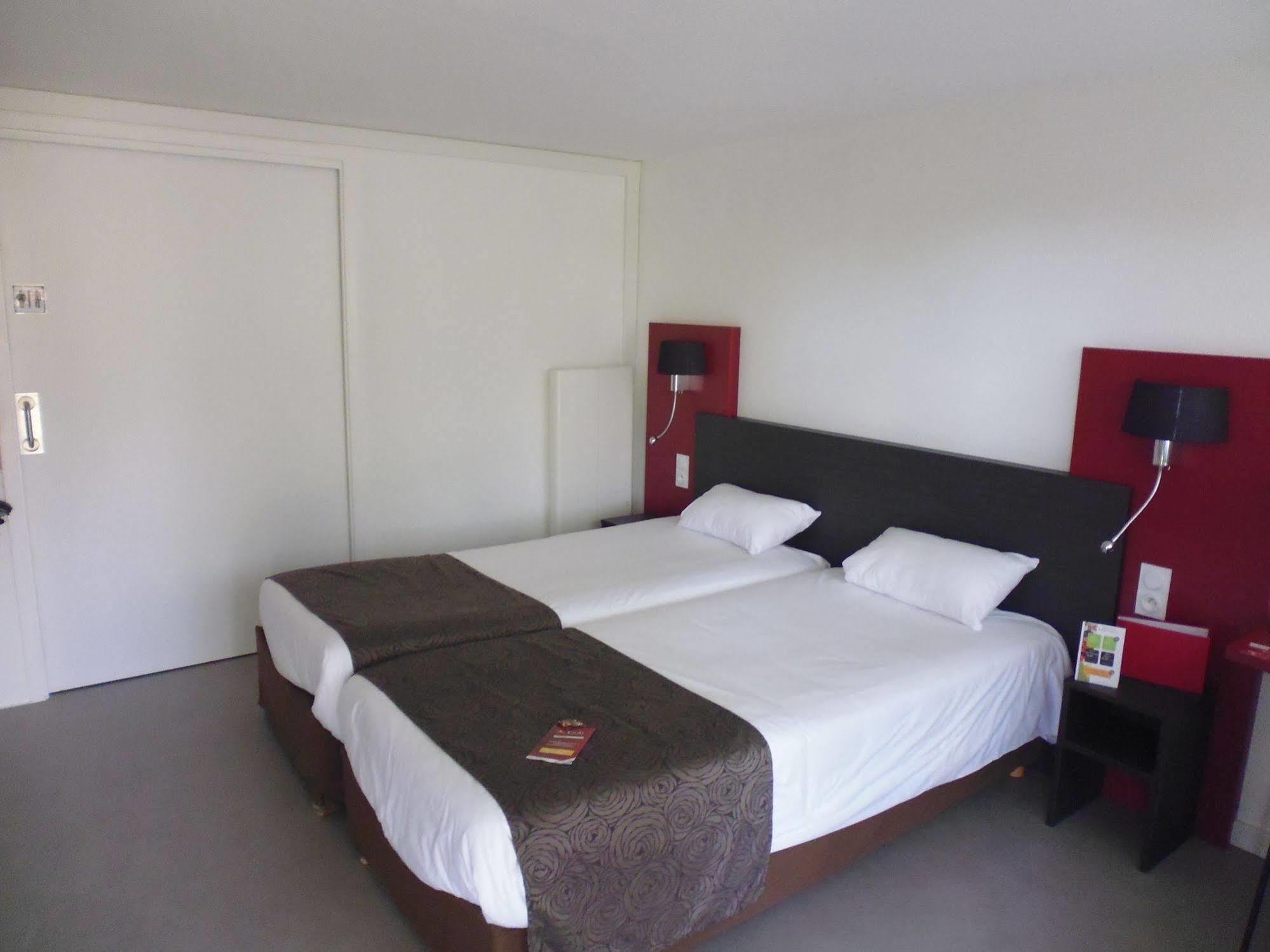 Brit Hotel 마옌 외부 사진