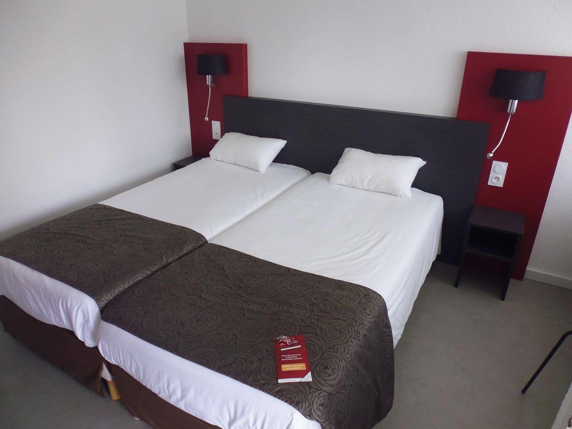 Brit Hotel 마옌 외부 사진